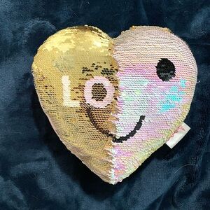 Sequined Heart plushy 🩷